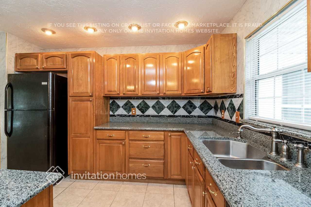 1007 Ell Way - Photo 6 of 20