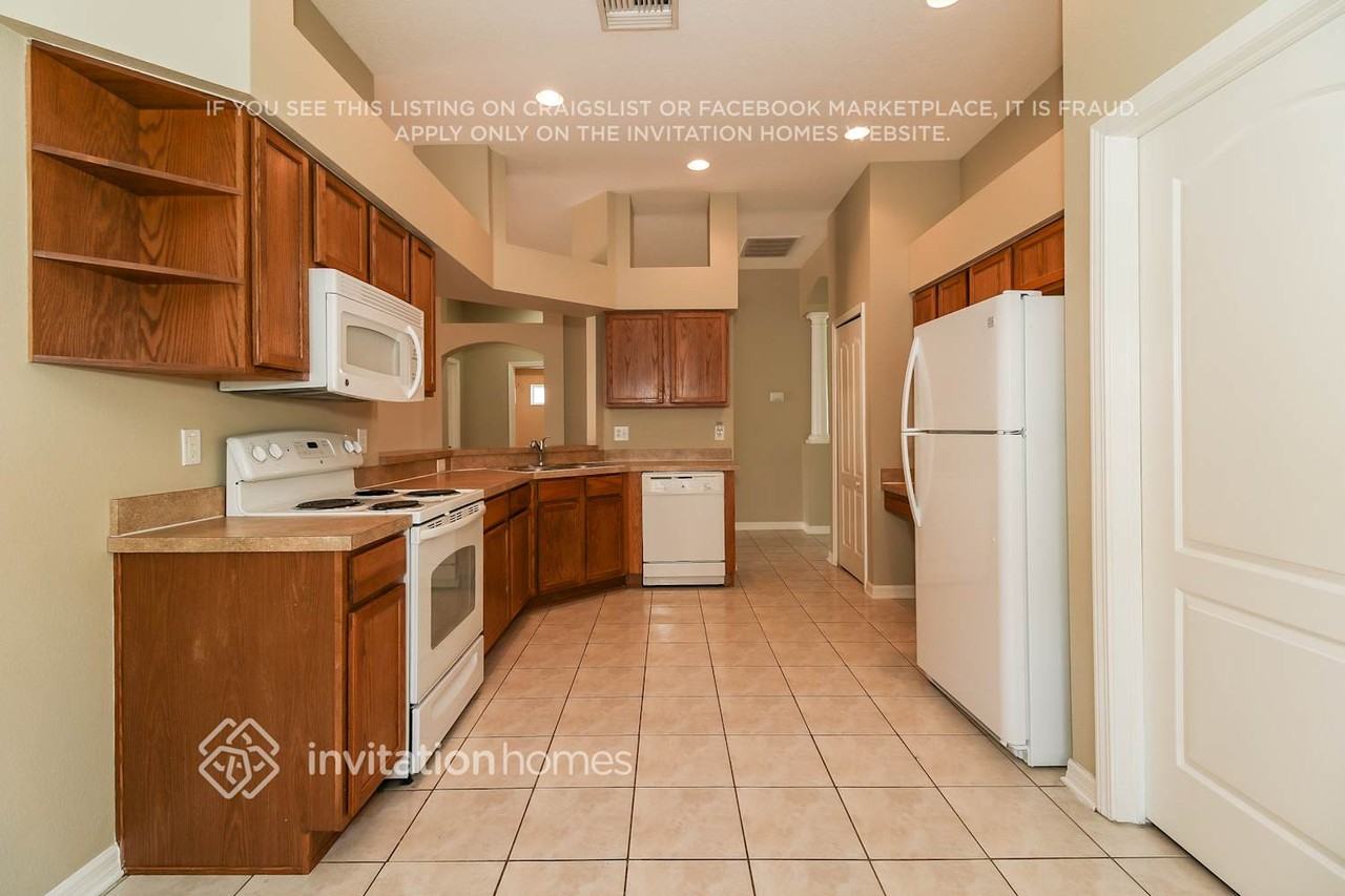 449 Stone Briar Dr - Photo 5 of 19