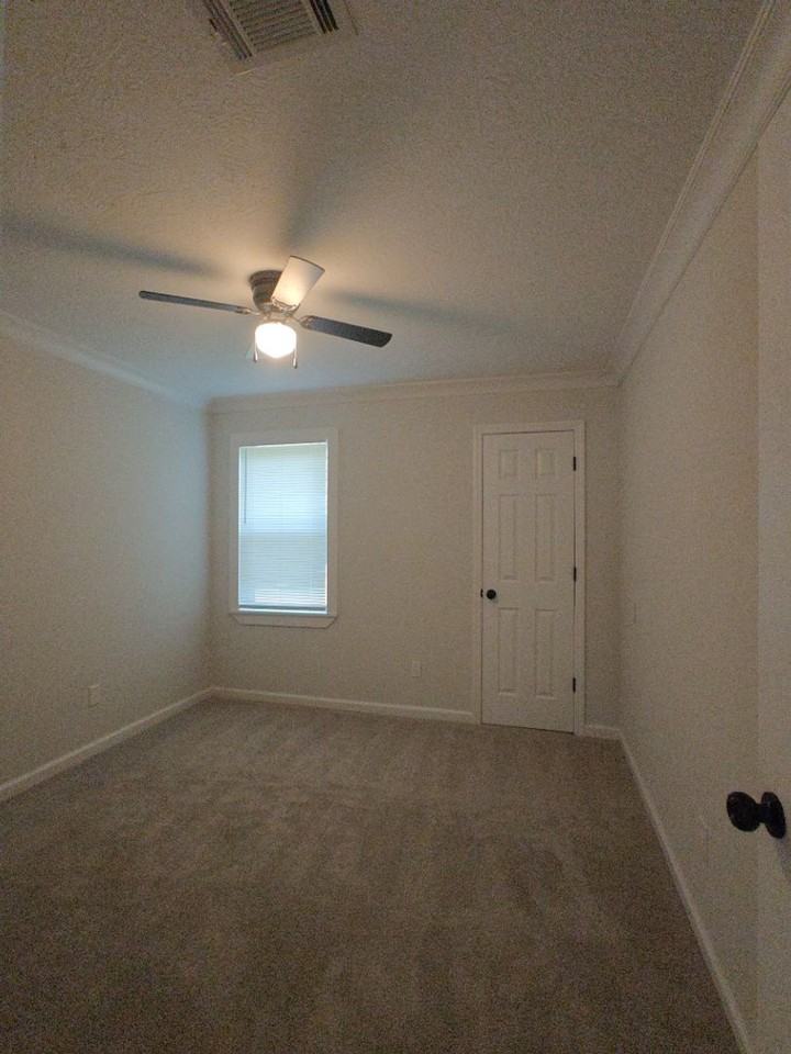 4213 Cap Chat St - Photo 3 of 10