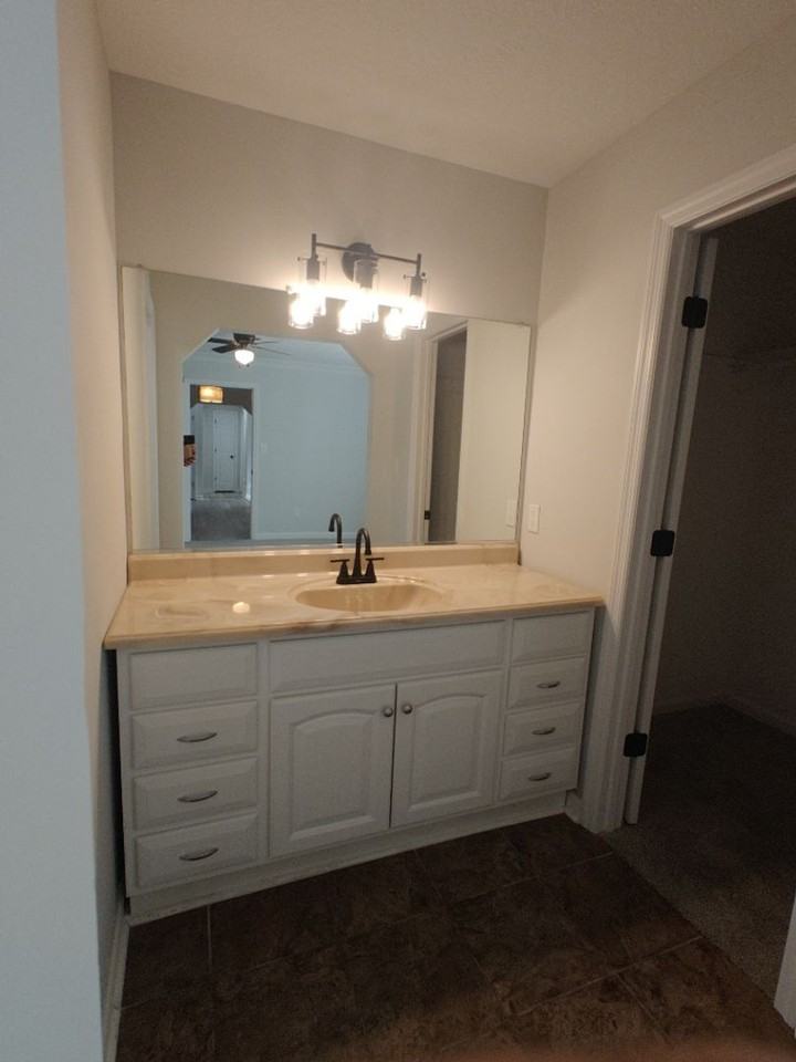 4213 Cap Chat St - Photo 5 of 10