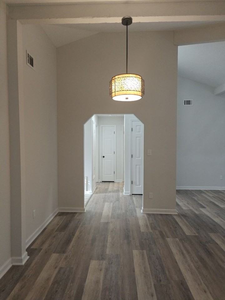 4213 Cap Chat St - Photo 6 of 10