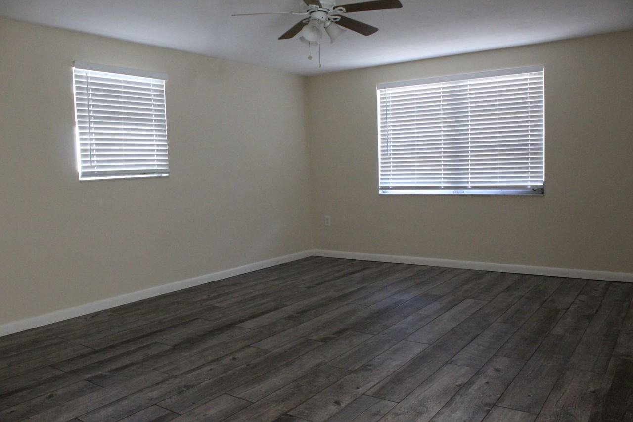 6017 Central Ave - Photo 3 of 10