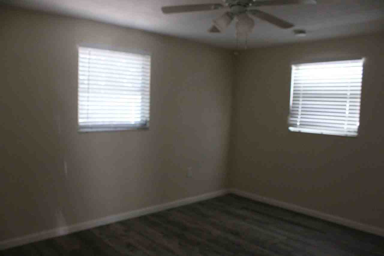 6017 Central Ave - Photo 4 of 10