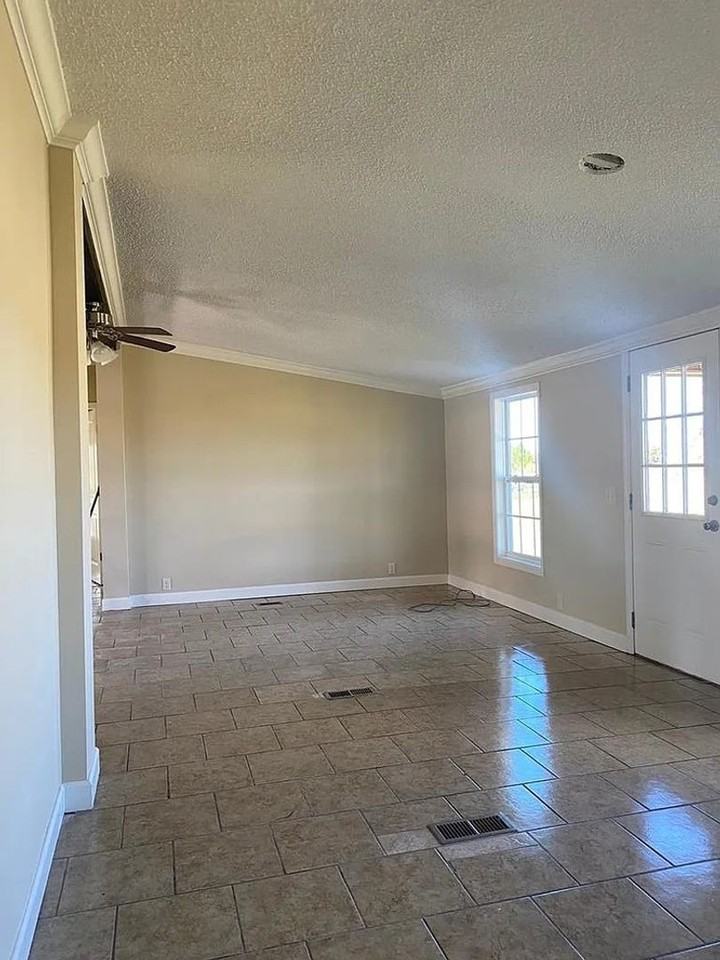 357 Shiloh Rd - Photo 4 of 32