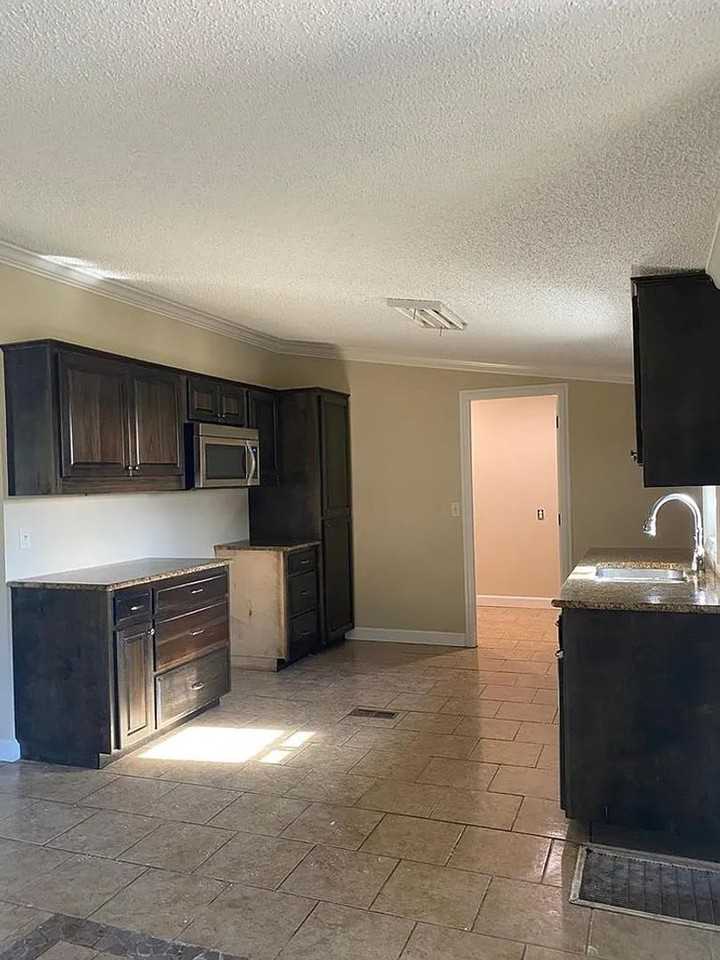357 Shiloh Rd - Photo 6 of 32