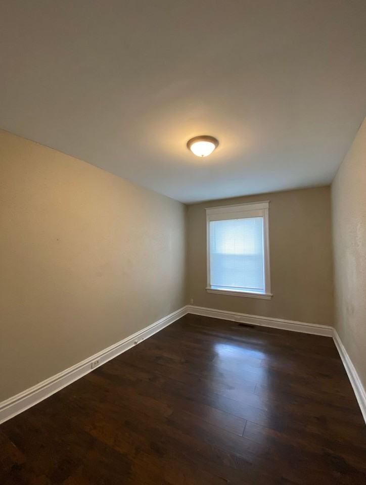 3717 Bamberger Ave - Photo 6 of 17