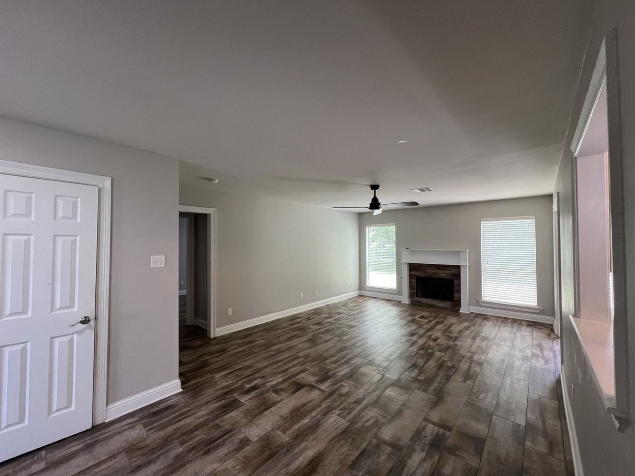 23816 Stoneridge Dr - Photo 2 of 14