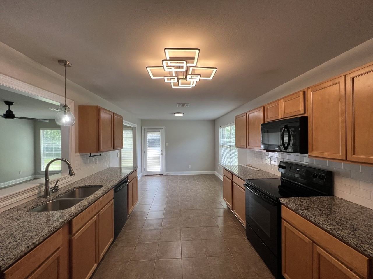 23816 Stoneridge Dr - Photo 3 of 14