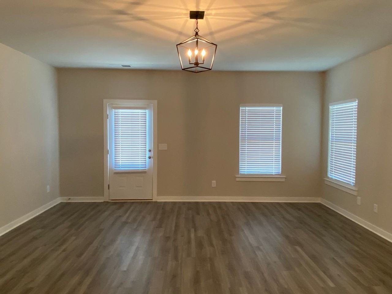 1245 Brookhaven Dr - Photo 4 of 40