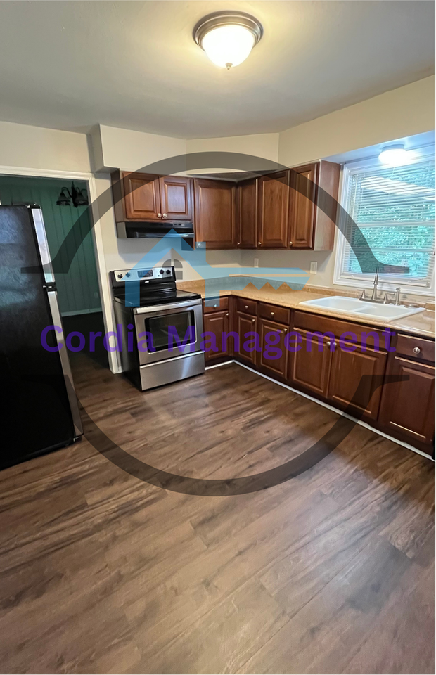 1917 Janet Ln - Photo 3 of 9