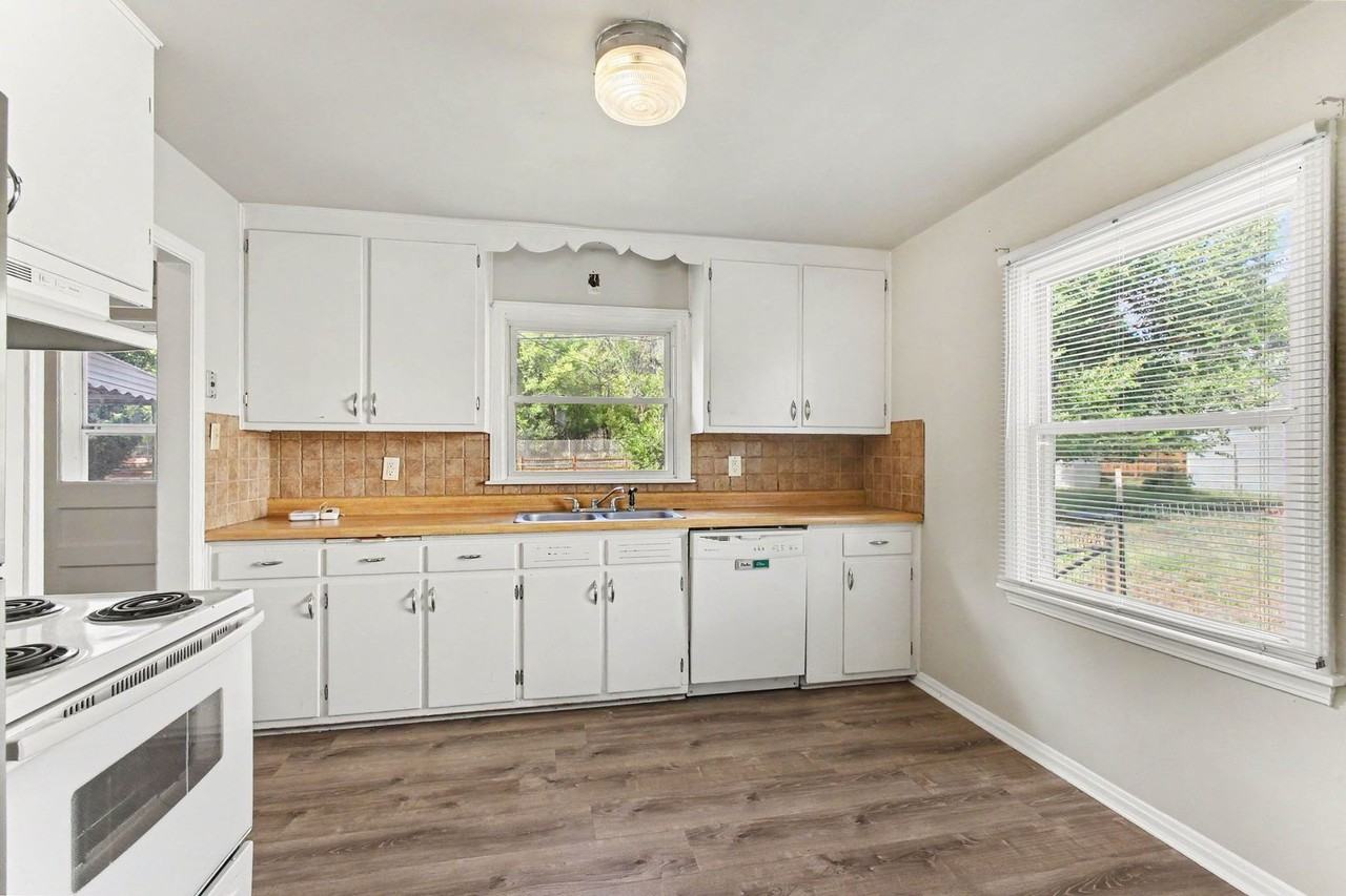 912 E La Salle St - Photo 5 of 22