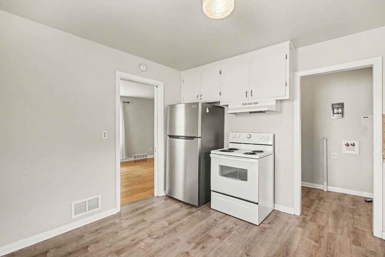 912 E La Salle St - Photo 7 of 22