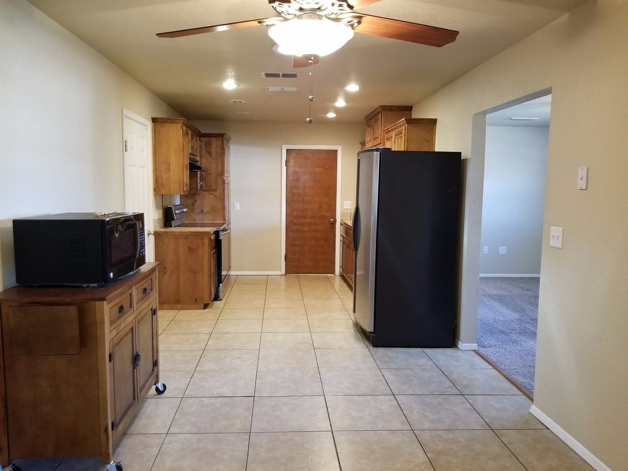 913 W Yucca Ave - Photo 5 of 18