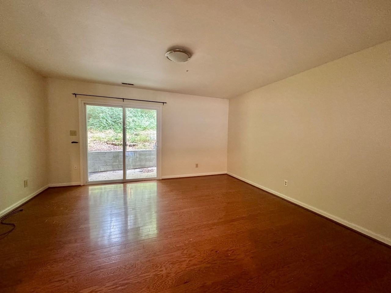 875 Martin Luther King Jr Blvd - Photo 2 of 9