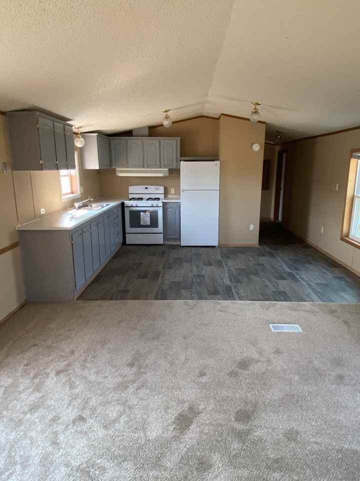 889 Cal Dr - Photo 2 of 10