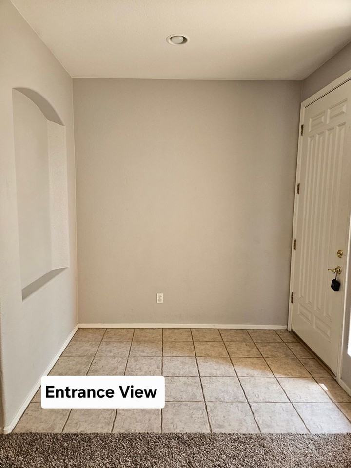 931 E Sherri Dr - Photo 3 of 21