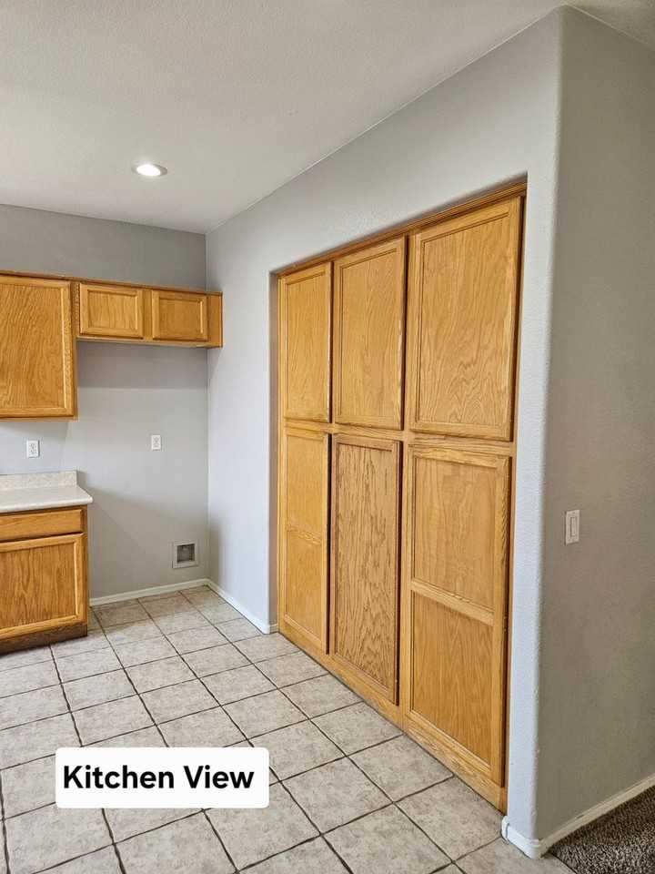 931 E Sherri Dr - Photo 6 of 21