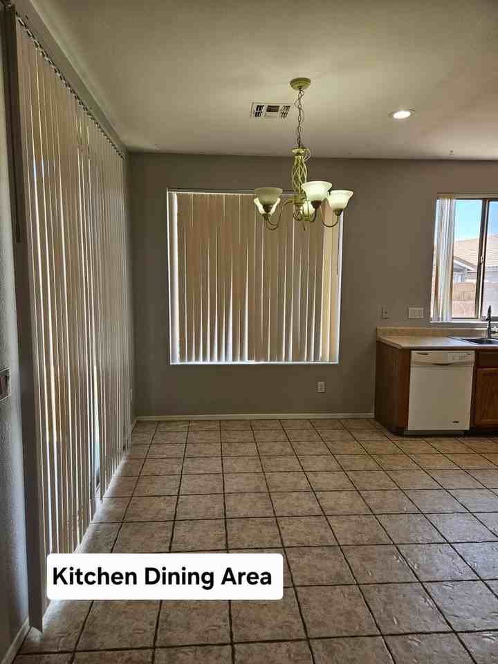 931 E Sherri Dr - Photo 7 of 21