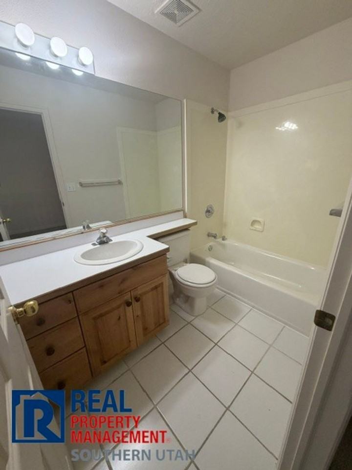 1735 W 540 N #1305 - Photo 7 of 13