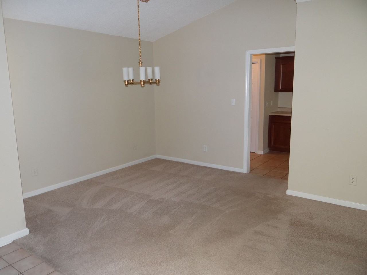 2528 Oriole Dr - Photo 5 of 22