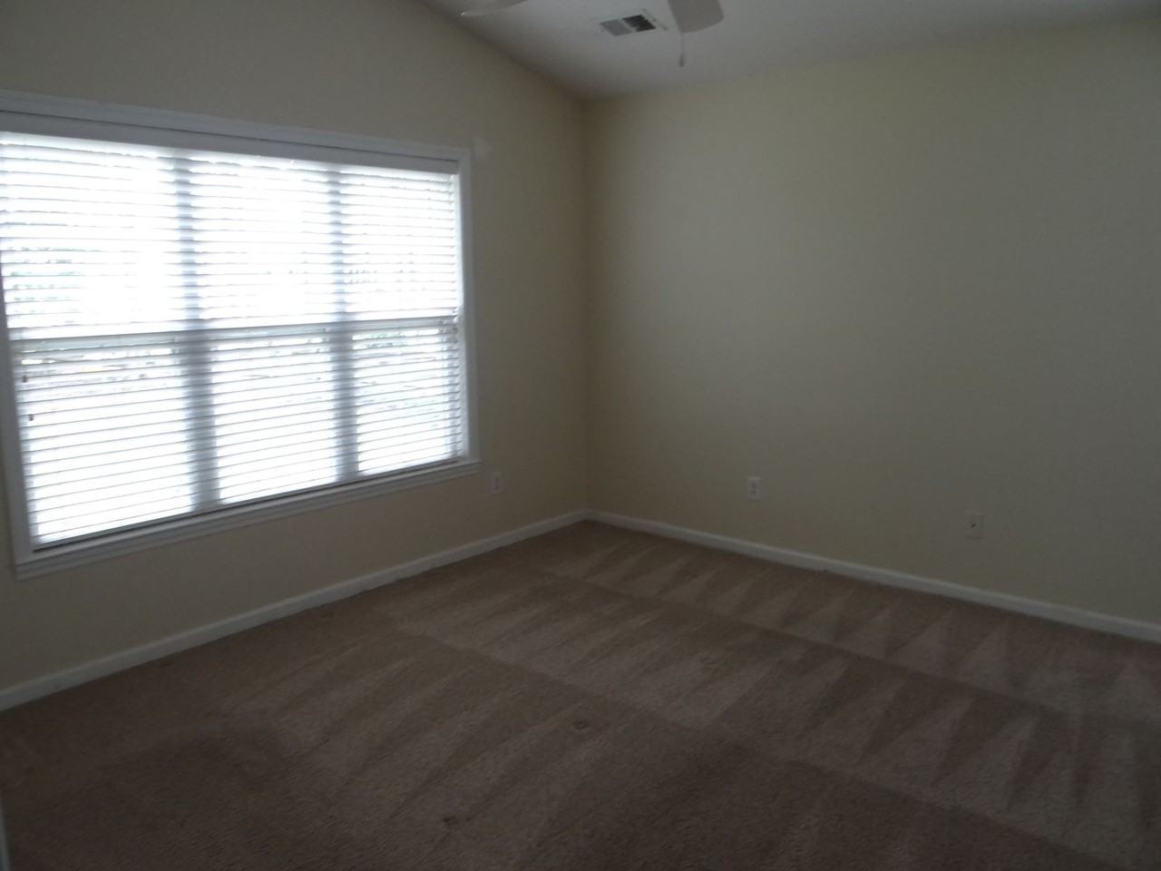 2528 Oriole Dr - Photo 7 of 22