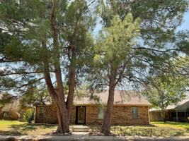 featured image of 2407 Arbor Cir