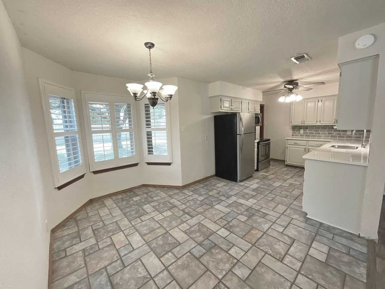 2407 Arbor Cir - Photo 5 of 22