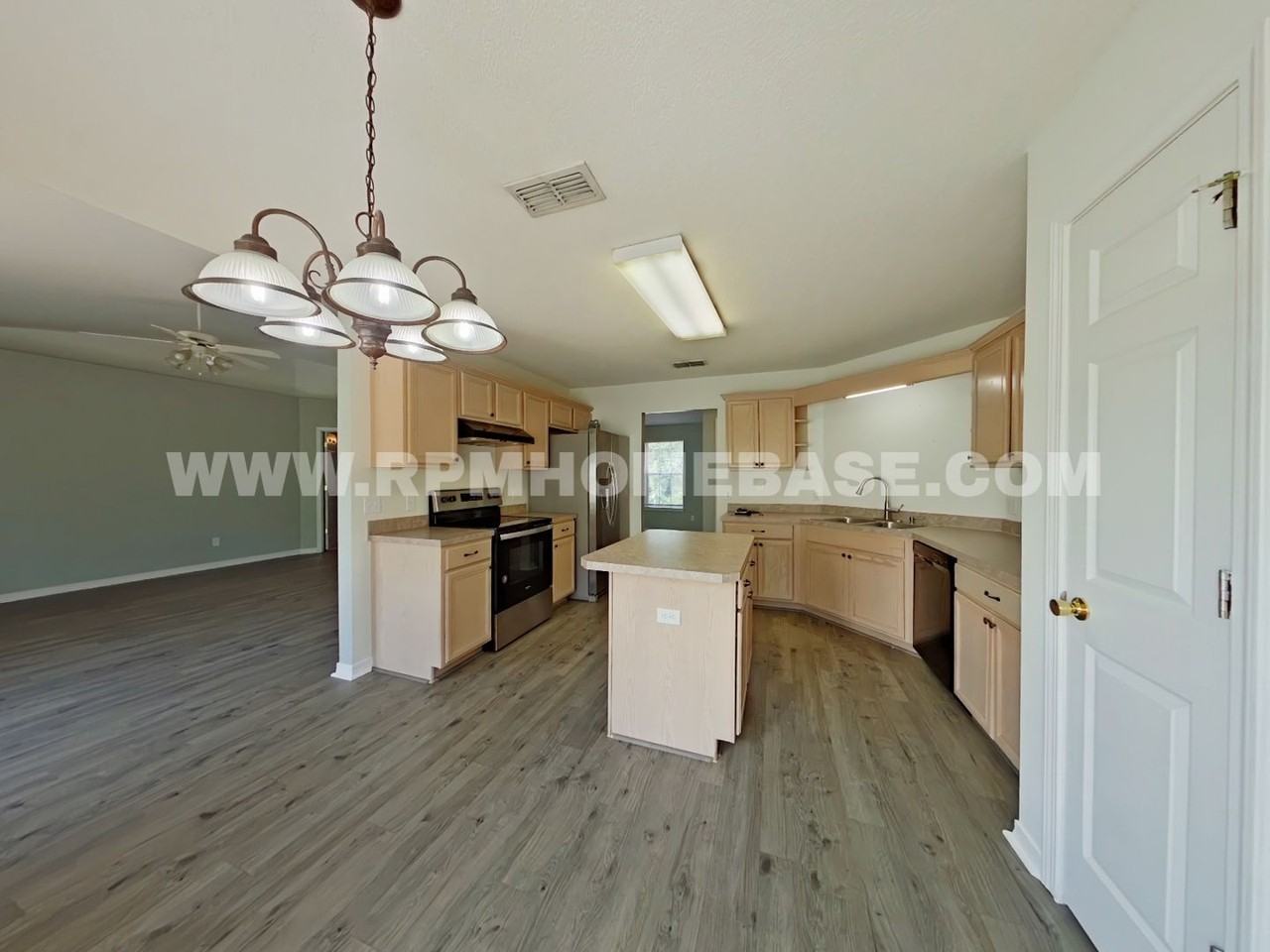 1326 Jeffrine Dr - Photo 7 of 16