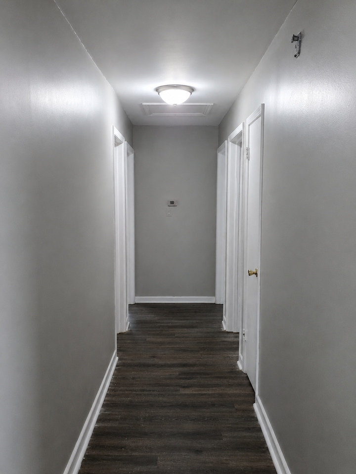 2215 Fairfield Dr - Photo 3 of 8