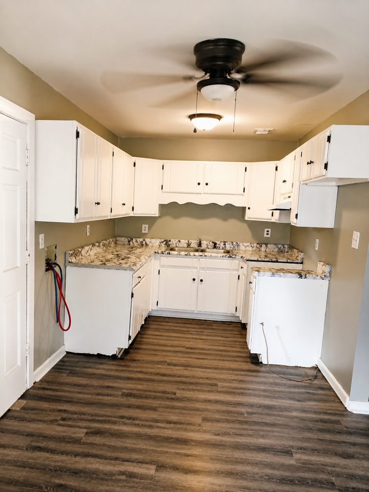 2215 Fairfield Dr - Photo 5 of 8