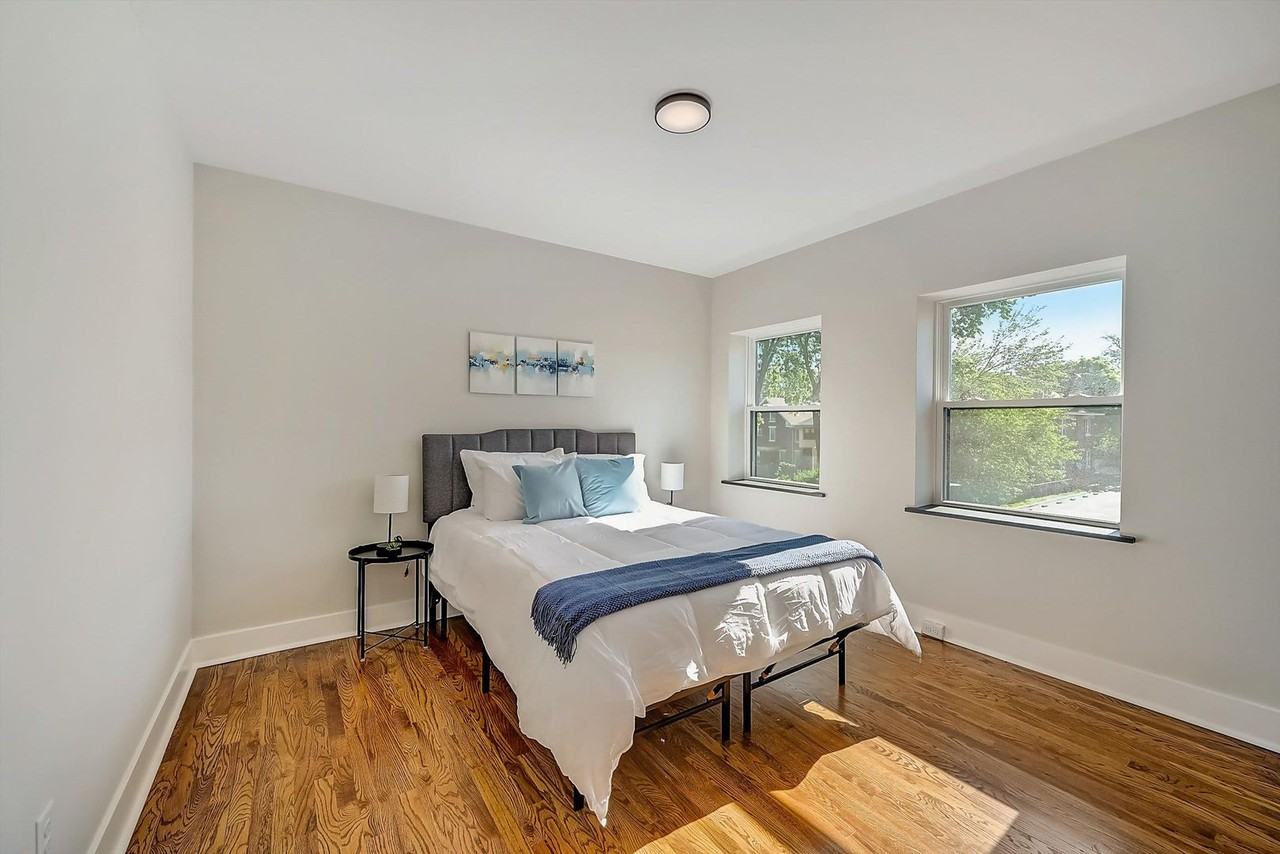 Victory Parkway Apartments - 2 - Photo 4 of 17
