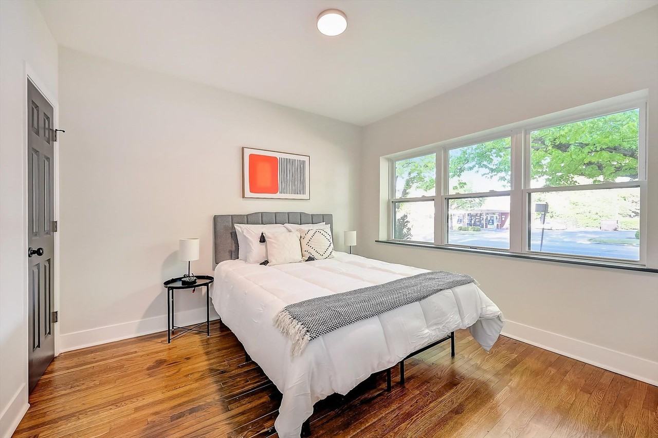 Victory Parkway Apartments - 2 - Photo 6 of 17