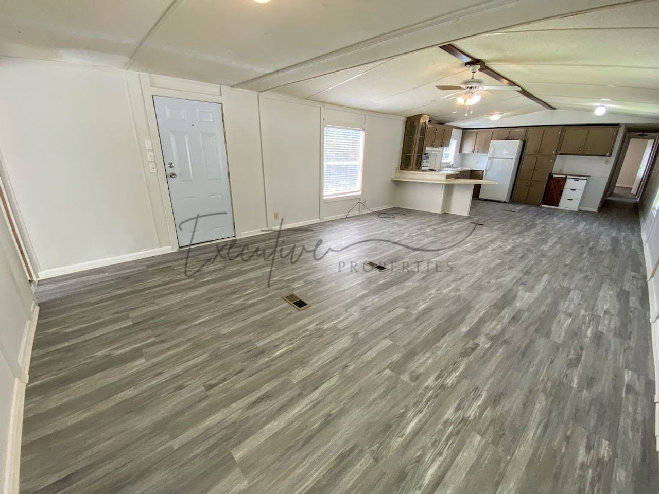 307 N Kinney Ave - Photo 3 of 15