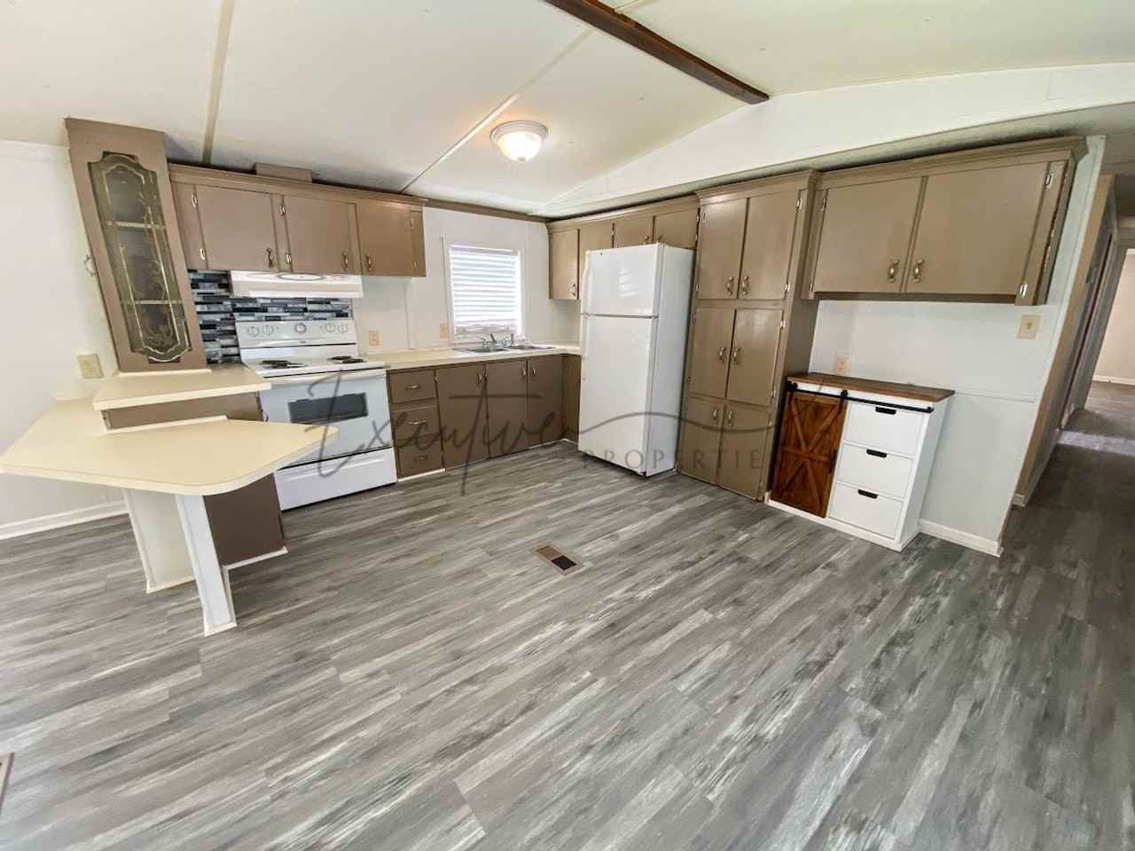 307 N Kinney Ave - Photo 5 of 15