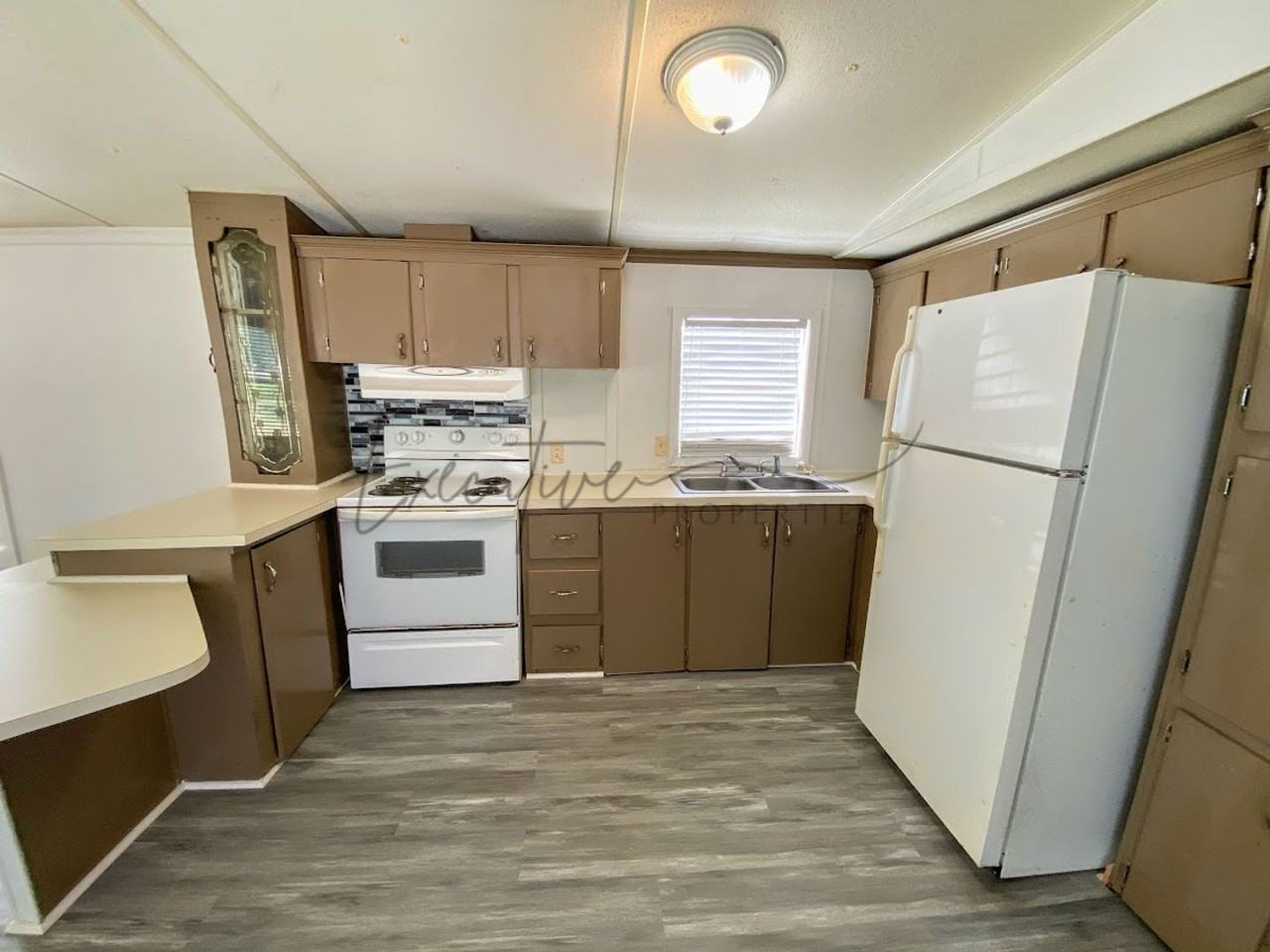 307 N Kinney Ave - Photo 6 of 15
