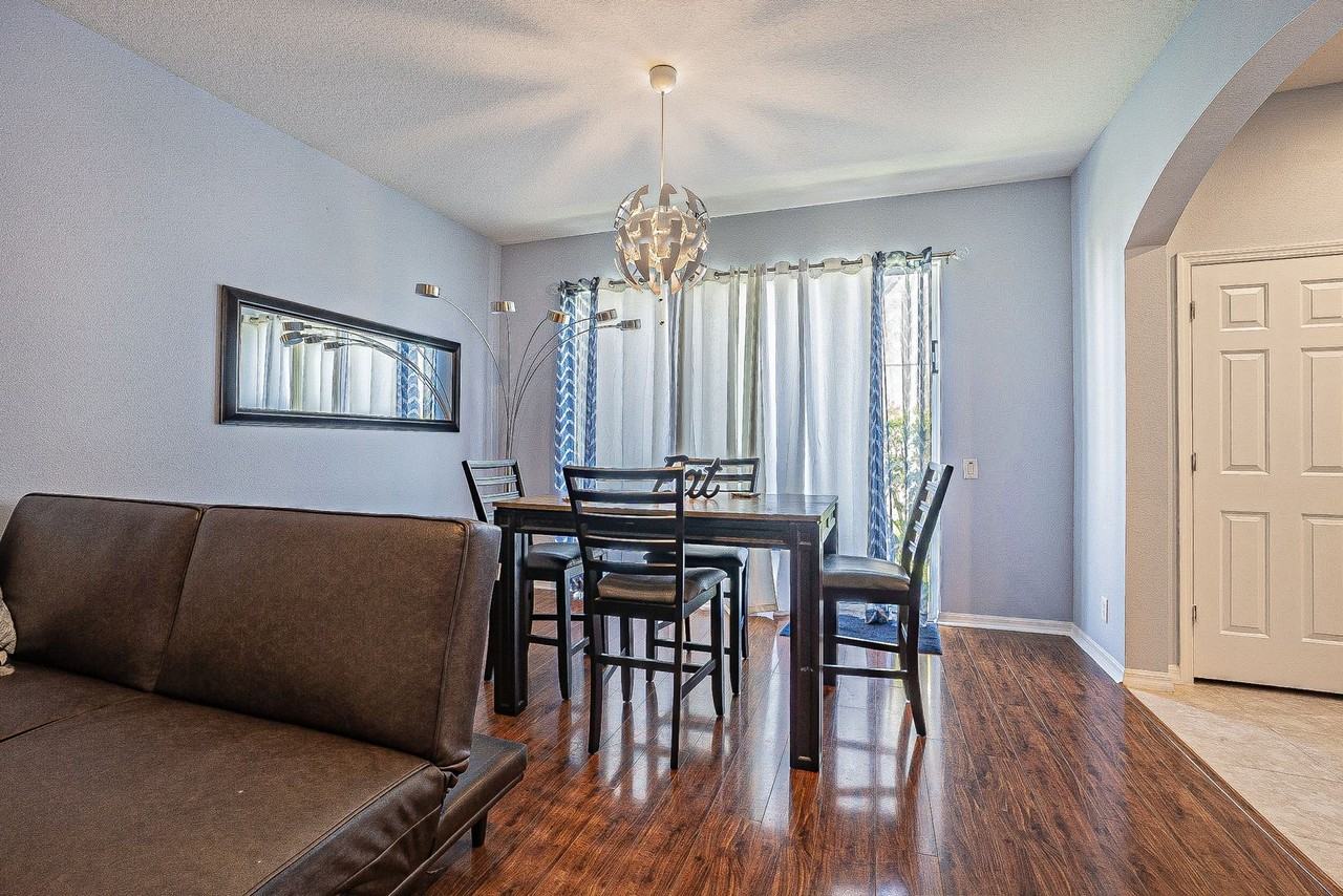 1031 Paseo Del Rio Ne - Photo 5 of 28