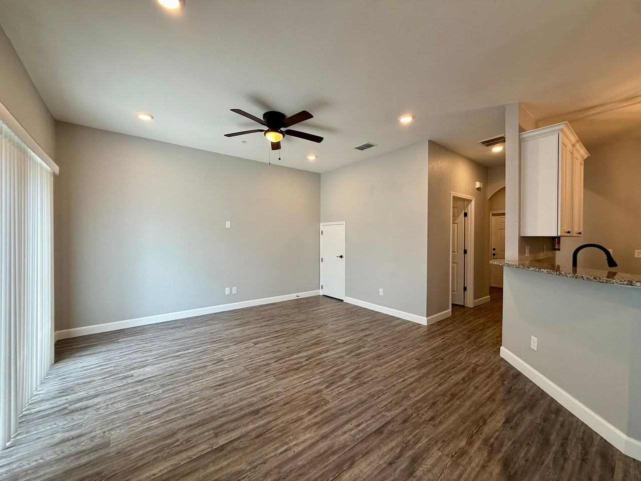 2531 Pine Pl - Photo 4 of 32