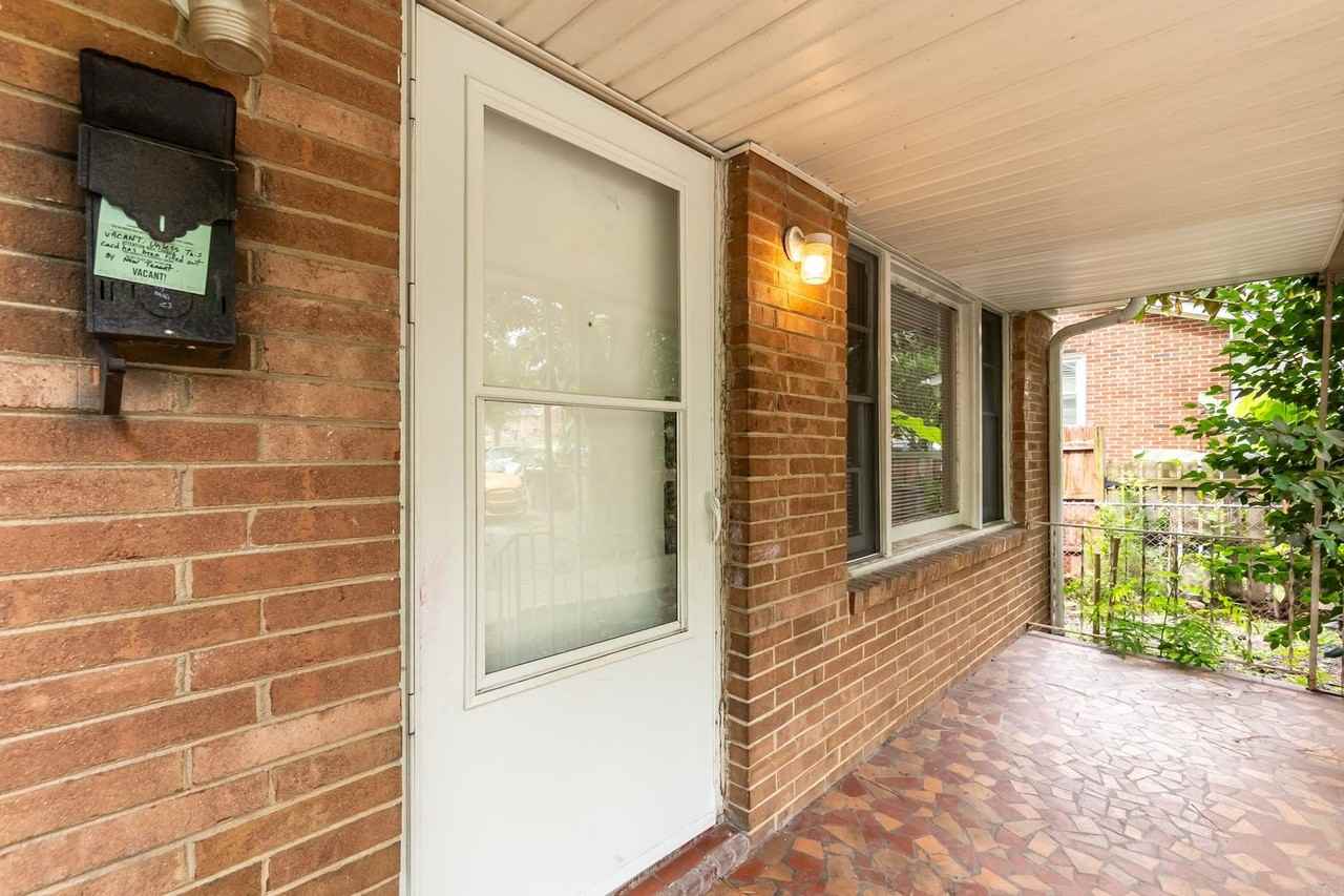 1210 Truman St - Photo 3 of 18