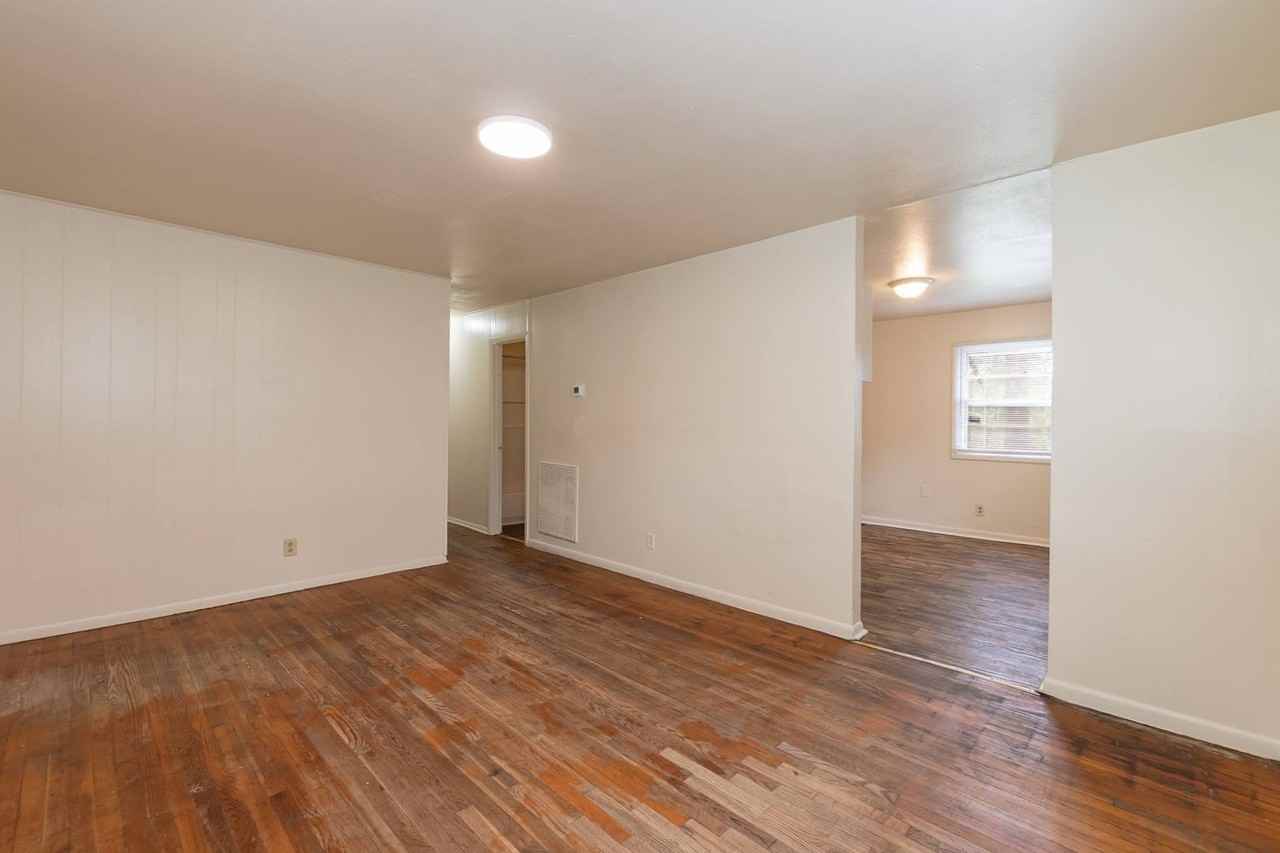 1210 Truman St - Photo 7 of 18