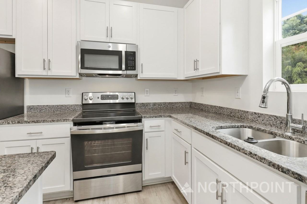 4105 Snyder Dr - Photo 6 of 20