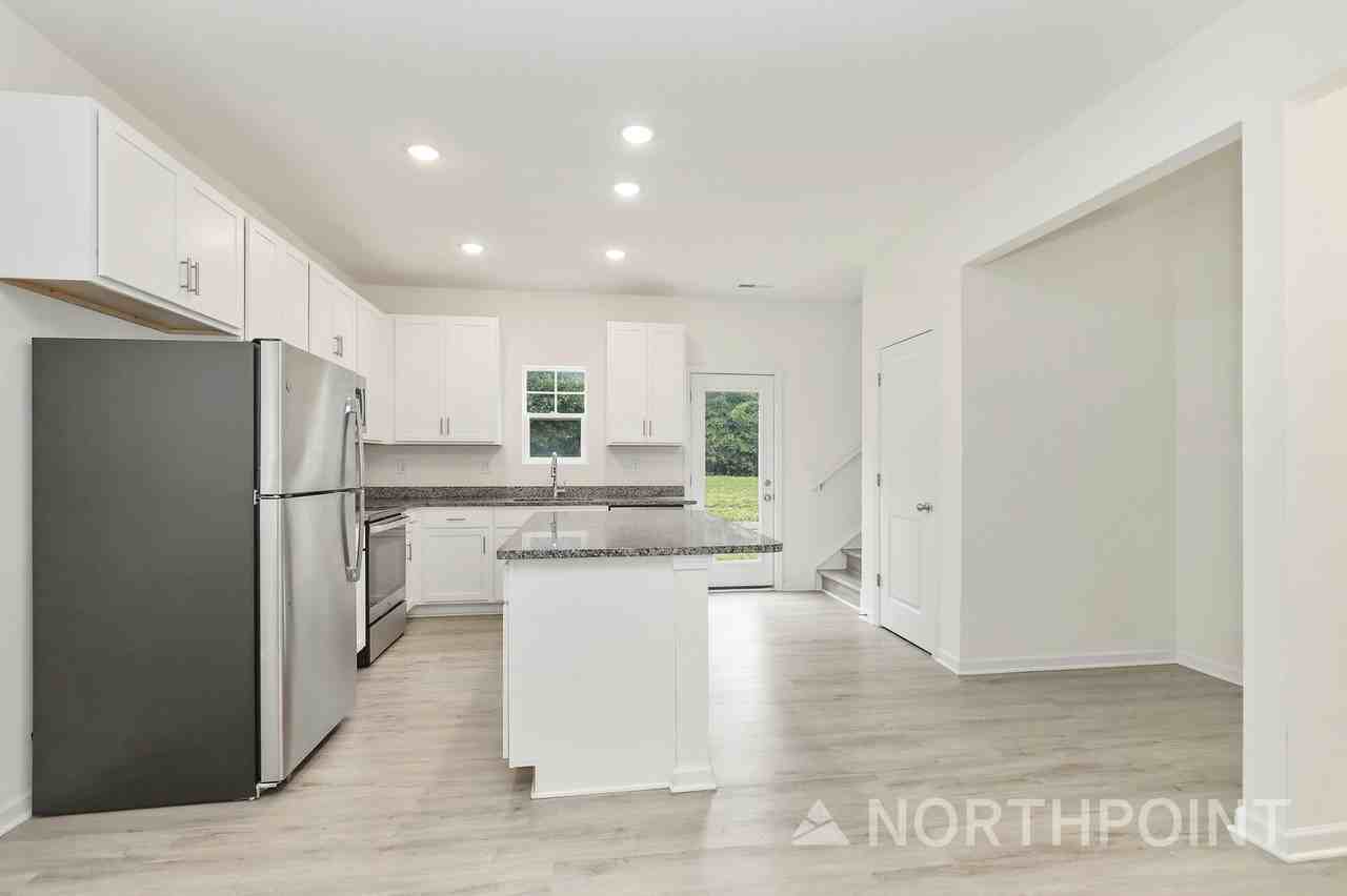 4105 Snyder Dr - Photo 7 of 20