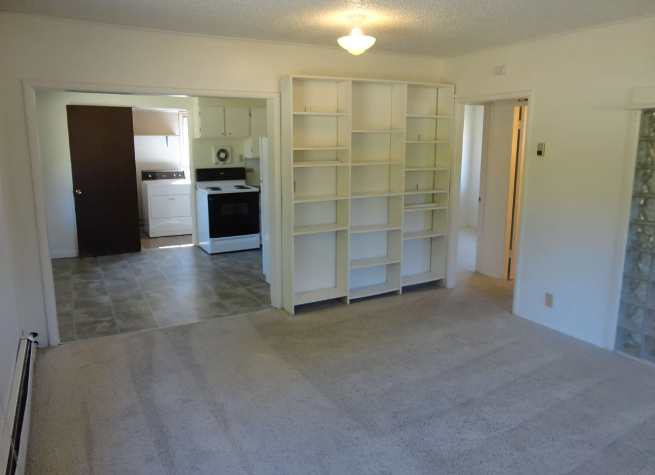 1506 Wilson Ave - Photo 2 of 7
