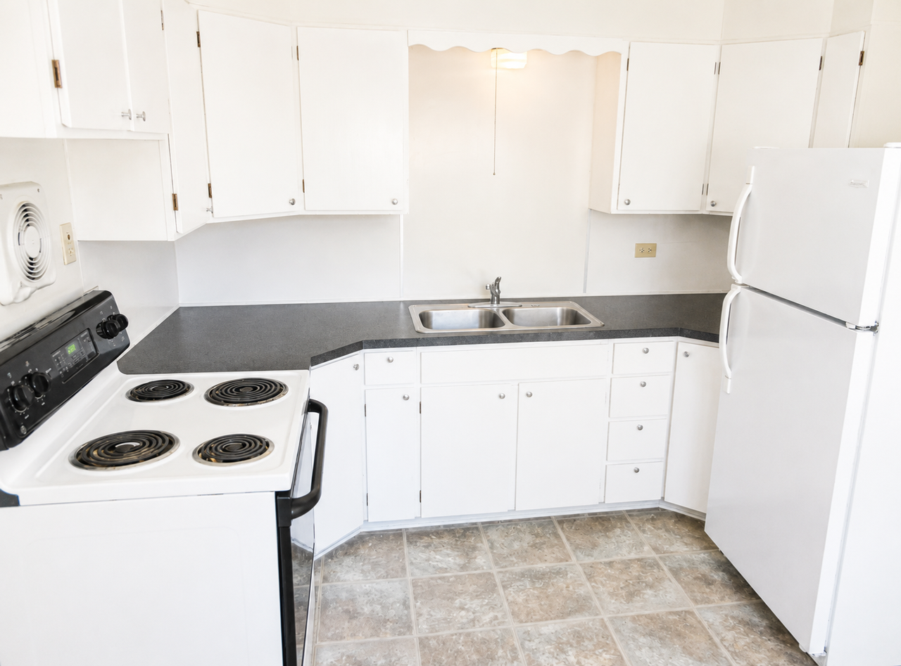 1506 Wilson Ave - Photo 3 of 7