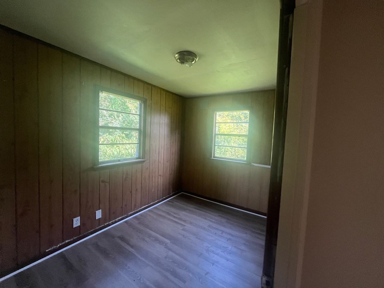 103 Spring St - Photo 4 of 9