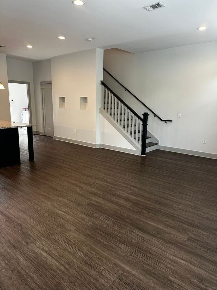 Heritage East Apartments - Photo 4 of 50