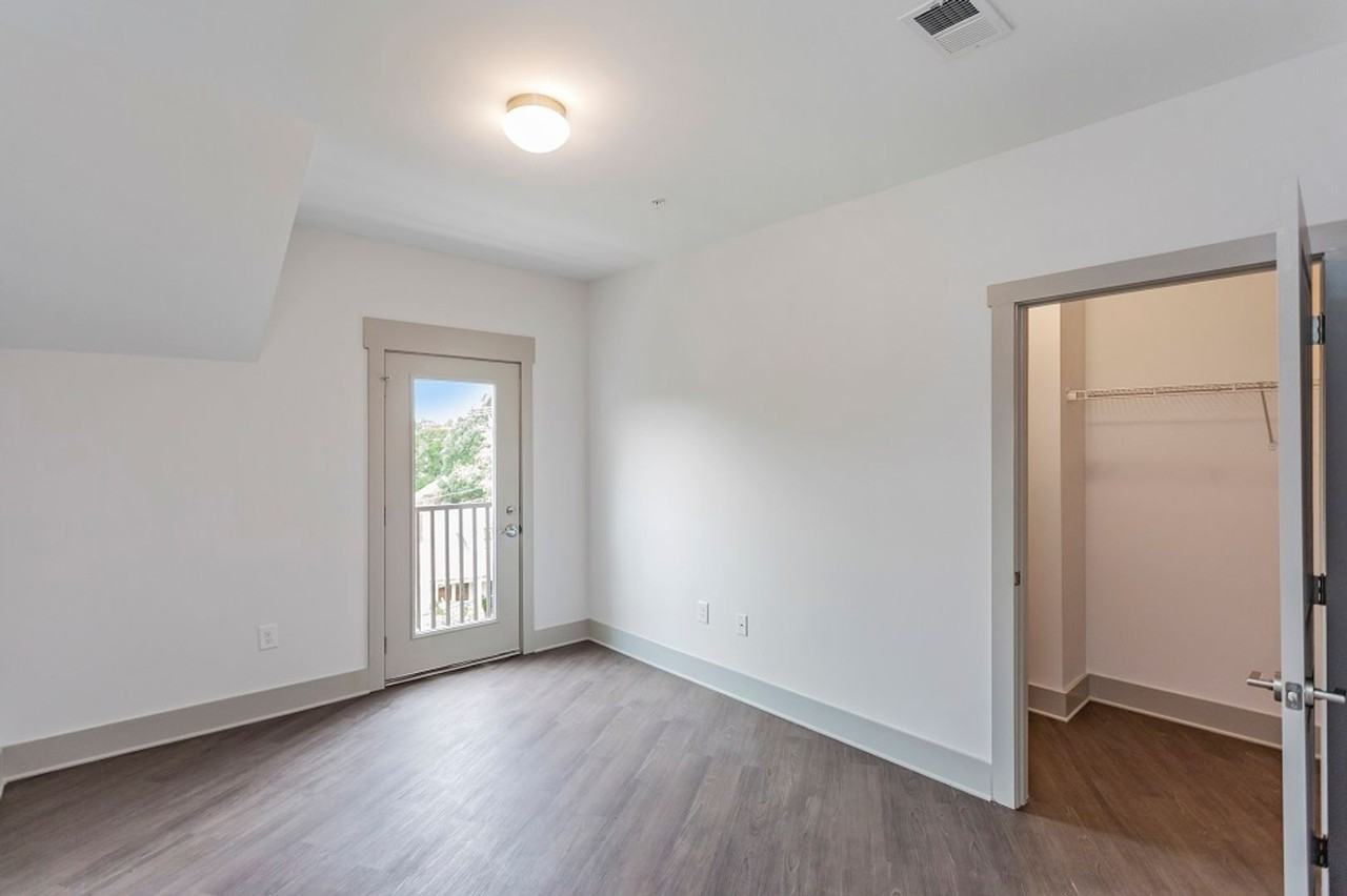 Heritage East Apartments - Photo 5 of 29