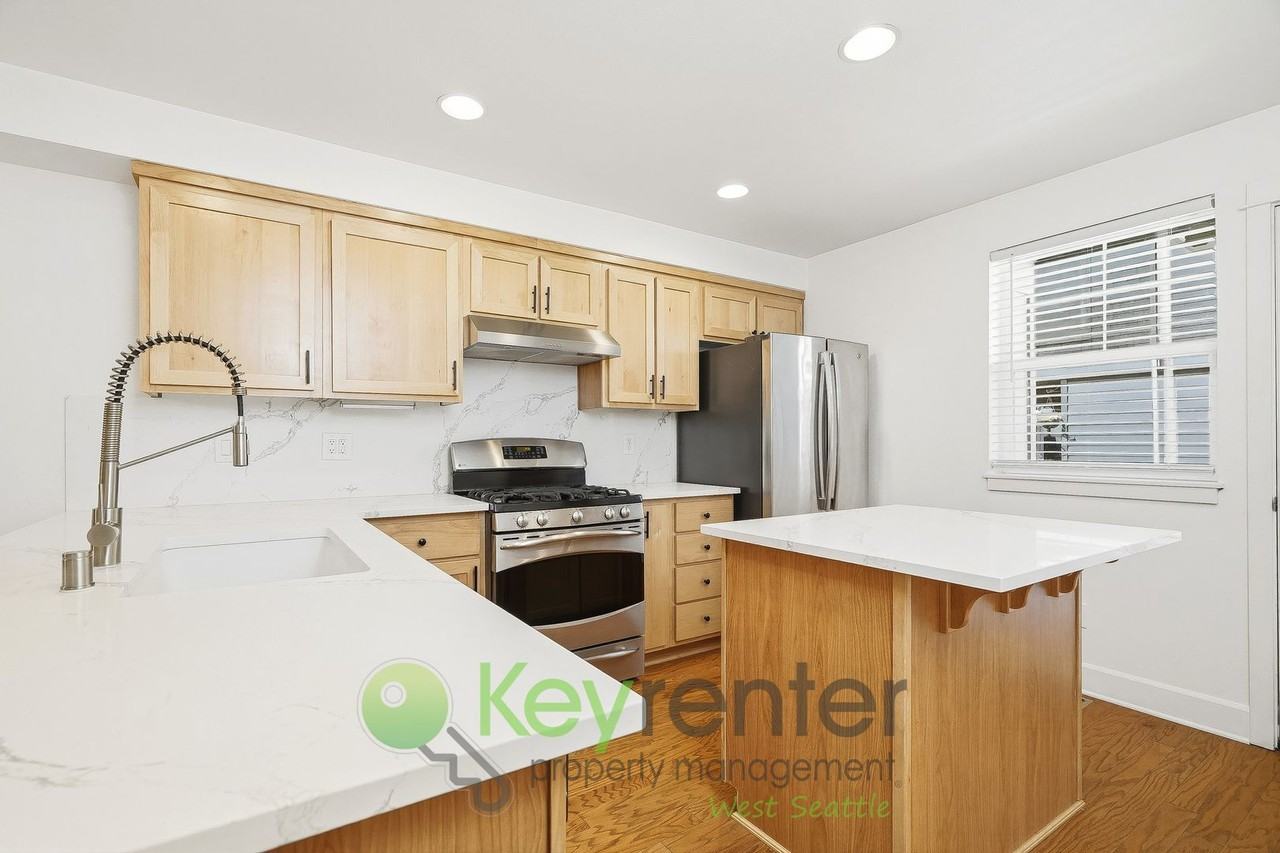 2634 Sw Myrtle St - Photo 2 of 33