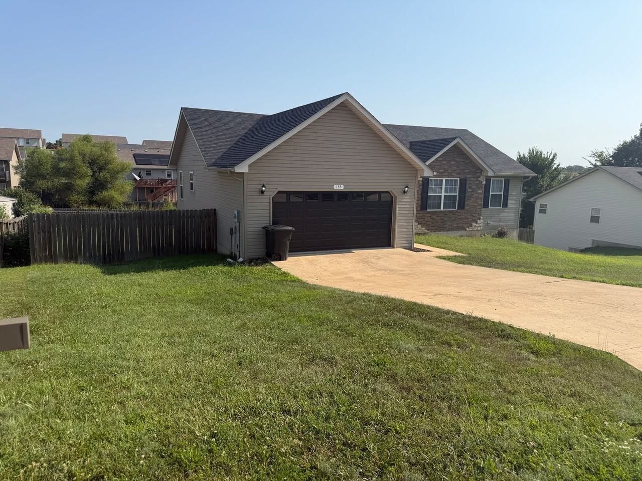 135 Lyle Curtis Cir - Photo 2 of 33