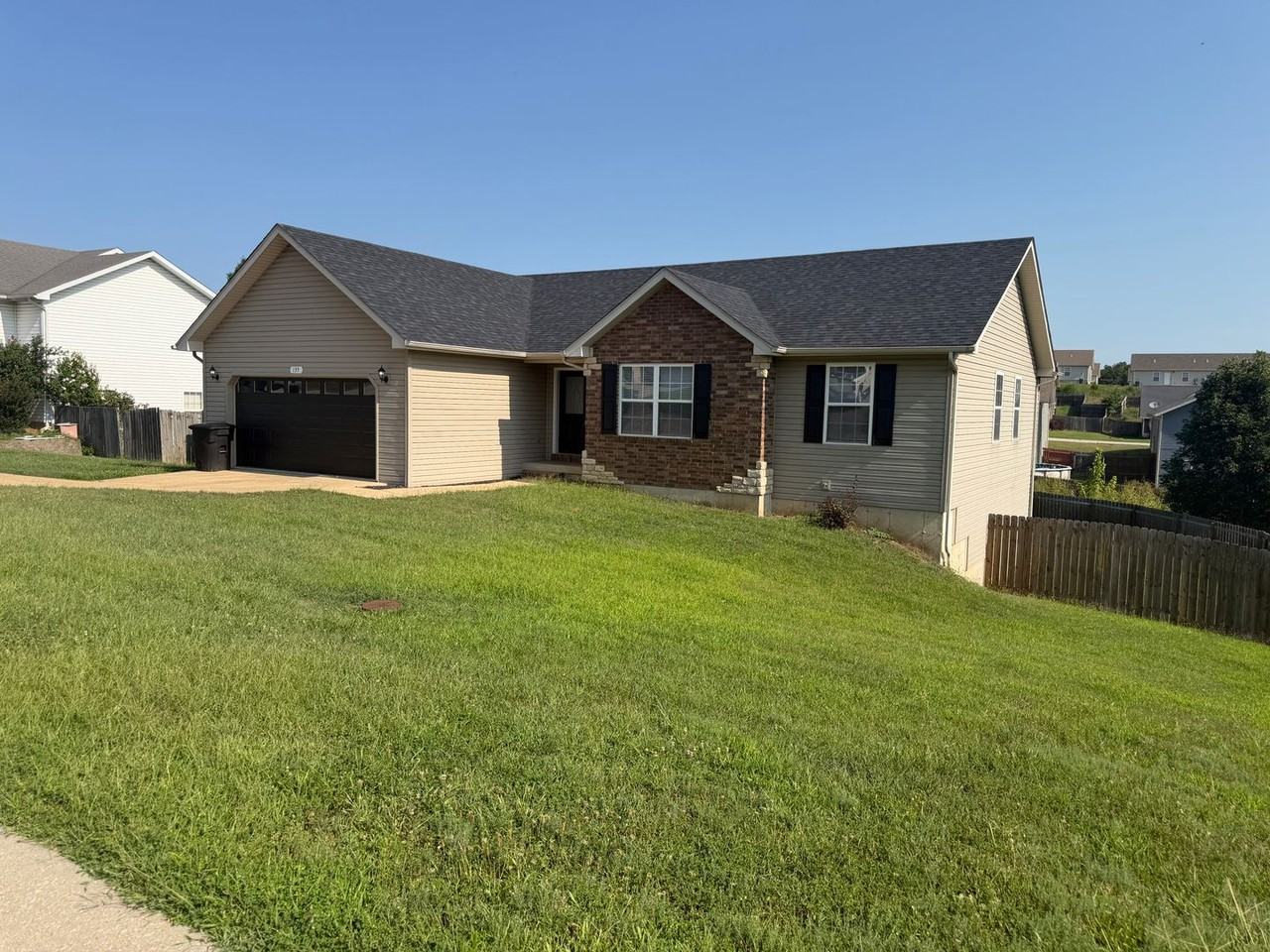 135 Lyle Curtis Cir - Photo 3 of 33