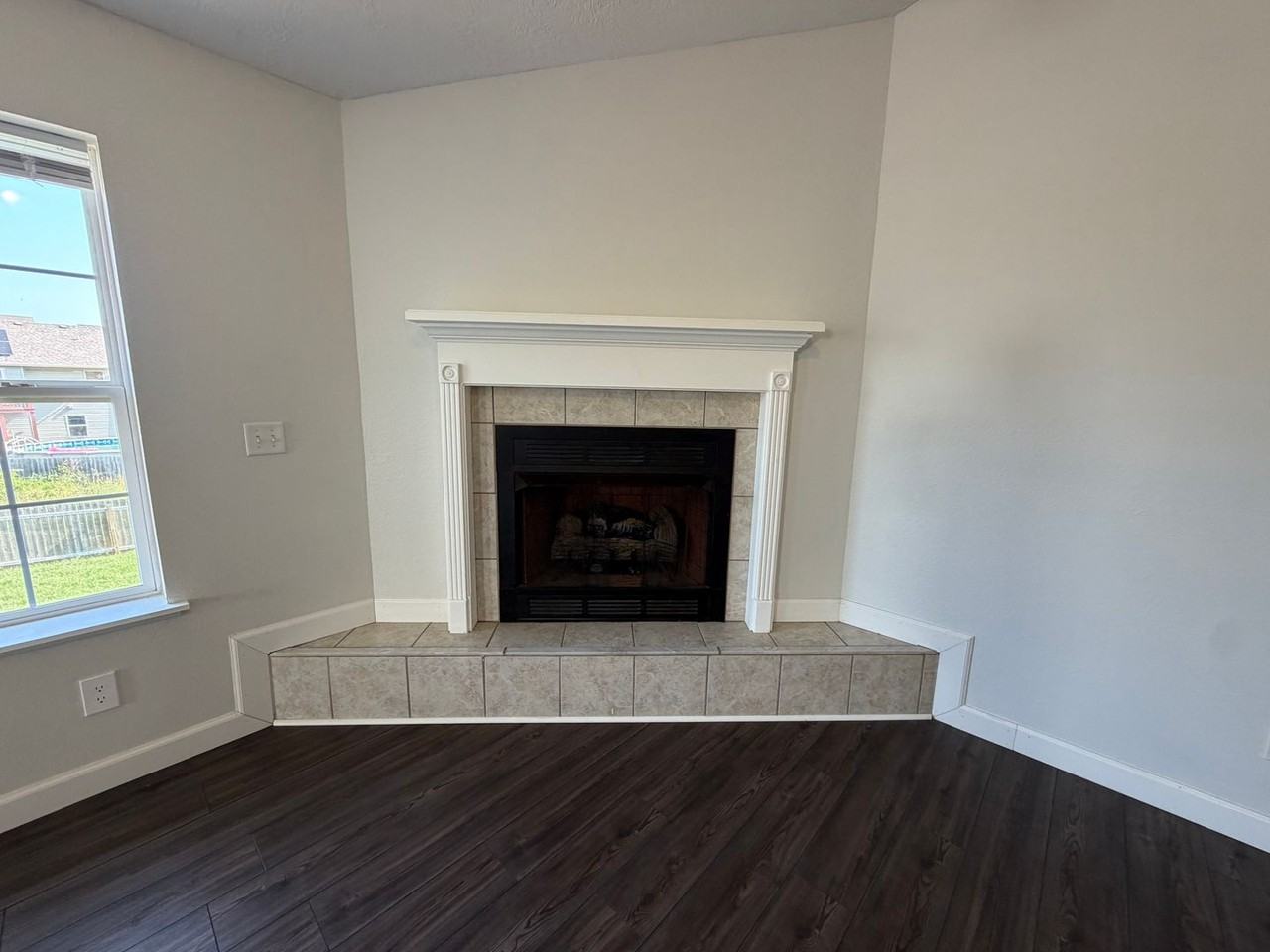 135 Lyle Curtis Cir - Photo 5 of 33